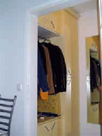 Garderobenschrank